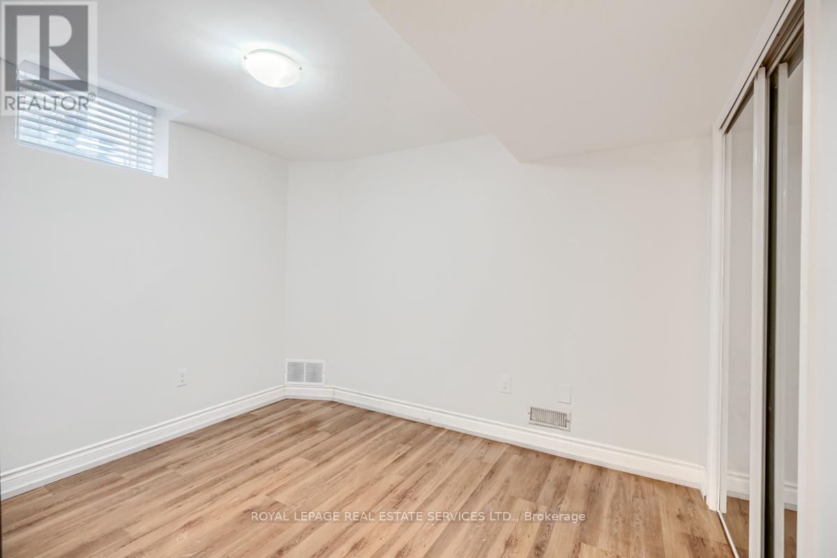 












5444 LONGFORD DRIVE

,
Mississauga,




Ontario
L5M6L4

