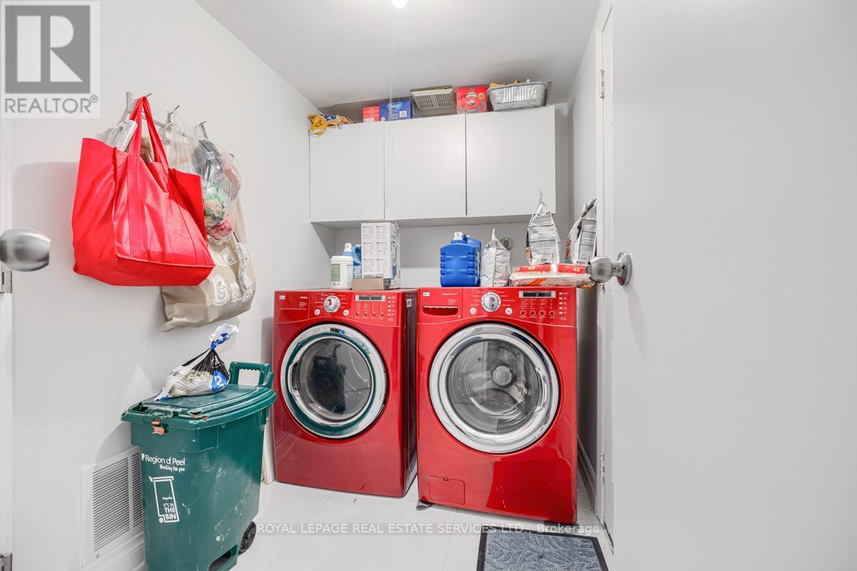 












5444 LONGFORD DRIVE

,
Mississauga,




Ontario
L5M6L4

