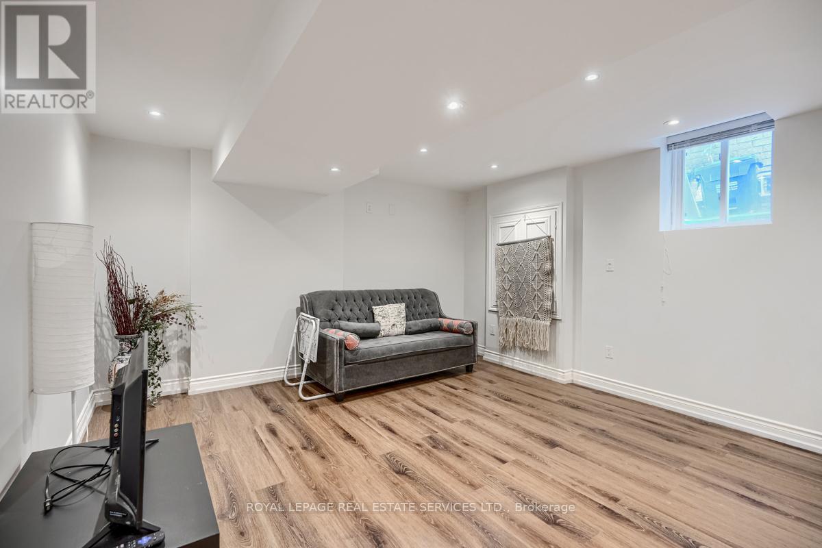 












5444 LONGFORD DRIVE

,
Mississauga,




Ontario
L5M6L4

