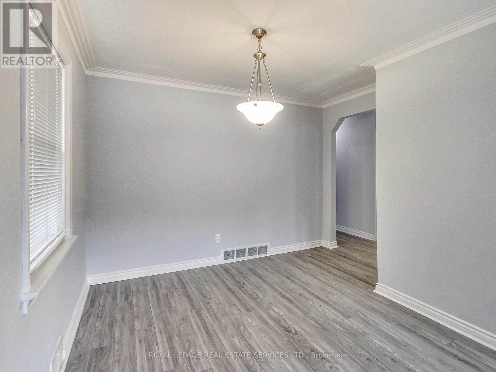 












606 BYNGMOUNT AVENUE

,
Mississauga,




Ontario
L5G1R1

