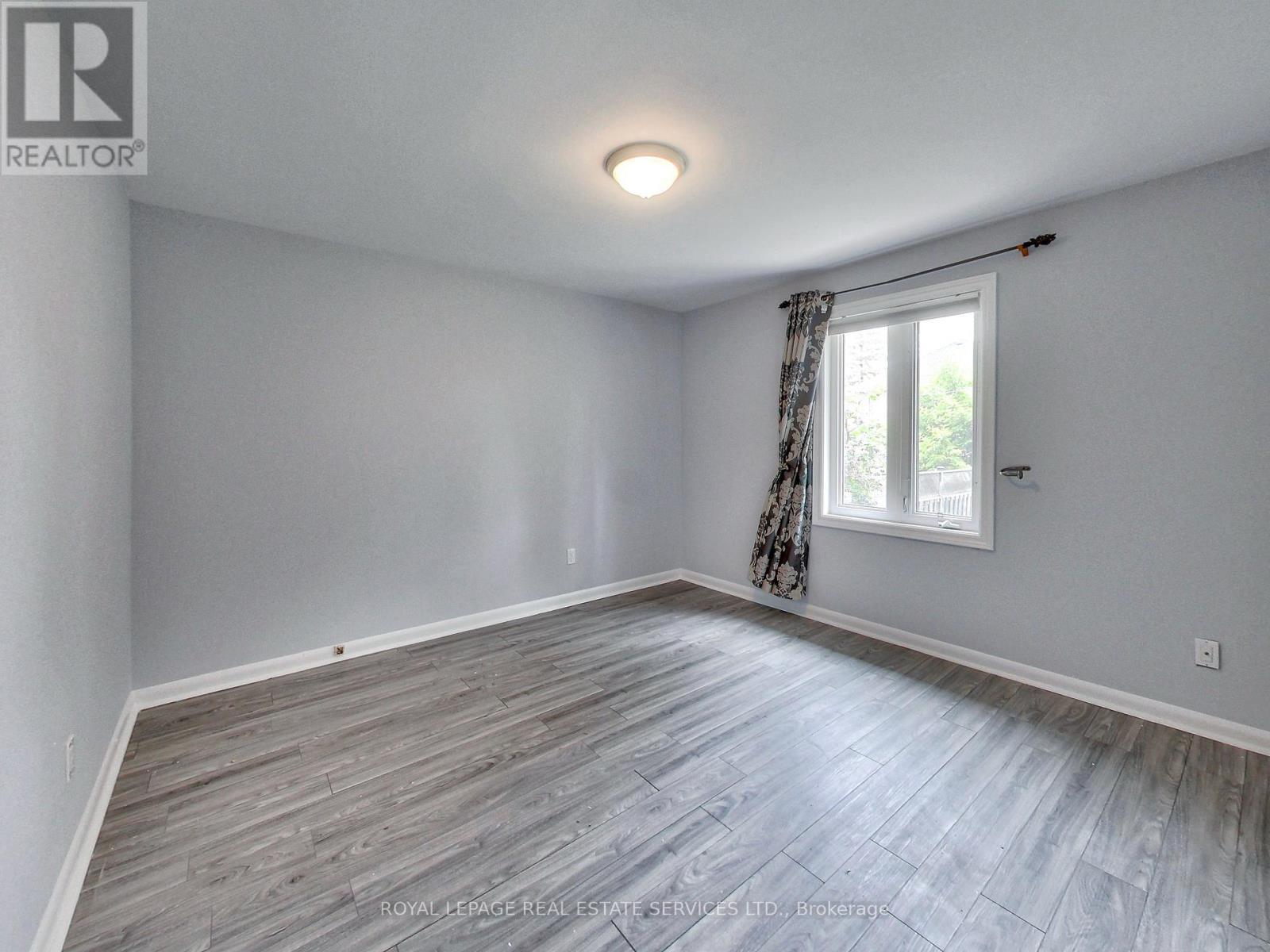 












606 BYNGMOUNT AVENUE

,
Mississauga,




Ontario
L5G1R1

