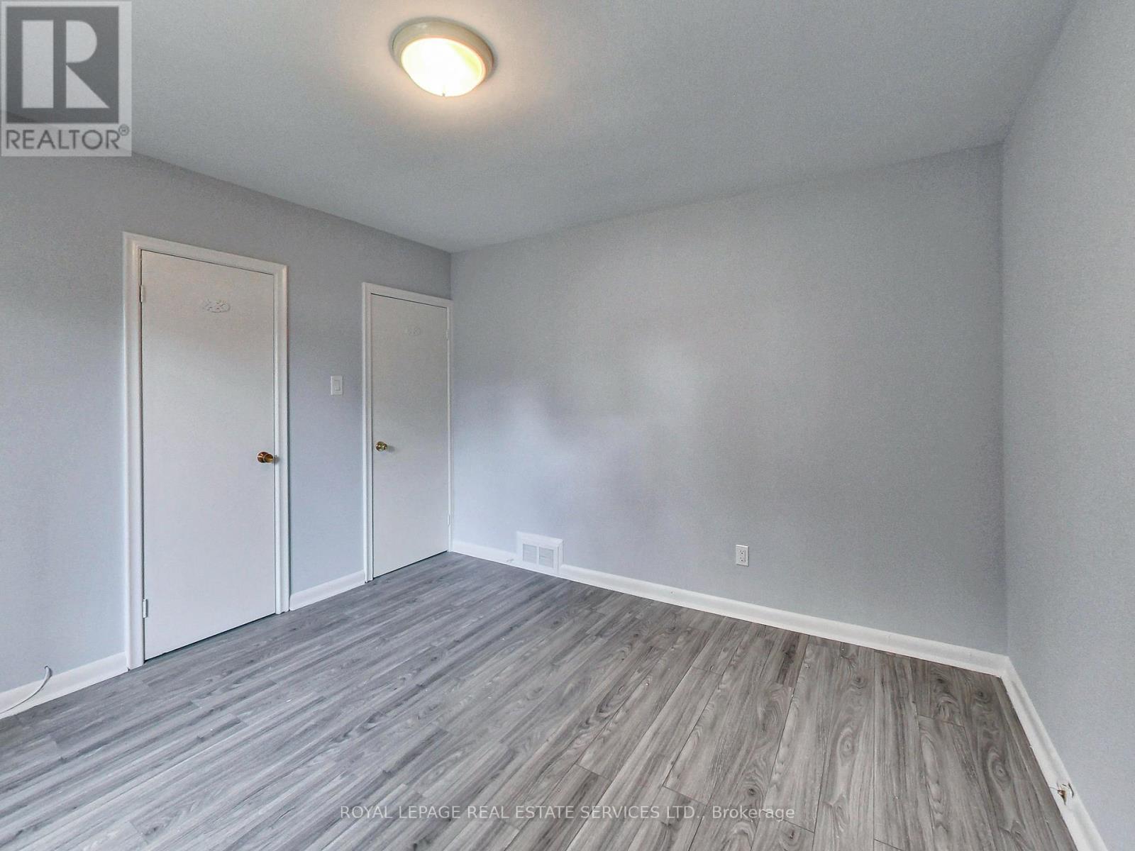 












606 BYNGMOUNT AVENUE

,
Mississauga,




Ontario
L5G1R1

