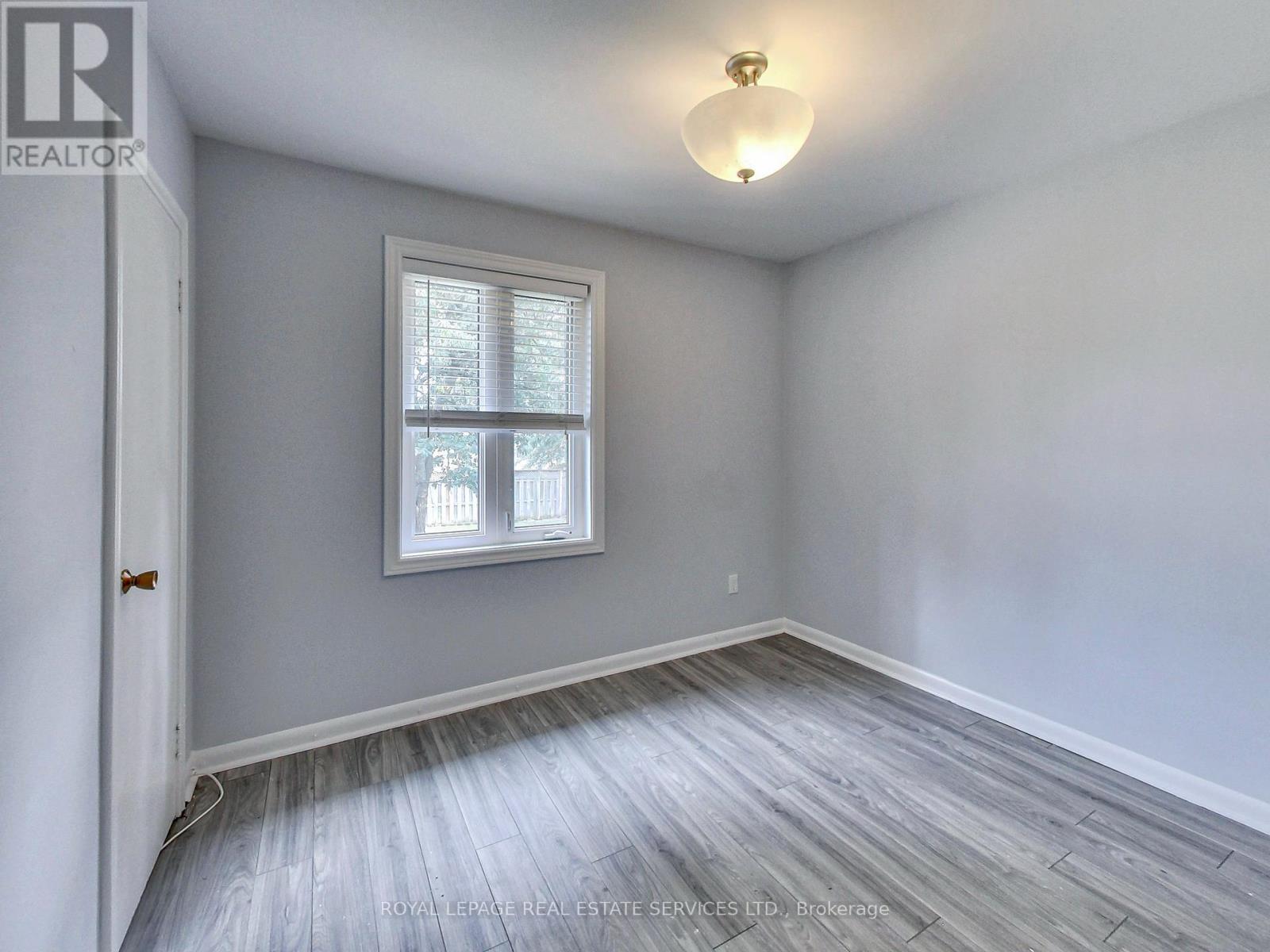 












606 BYNGMOUNT AVENUE

,
Mississauga,




Ontario
L5G1R1

