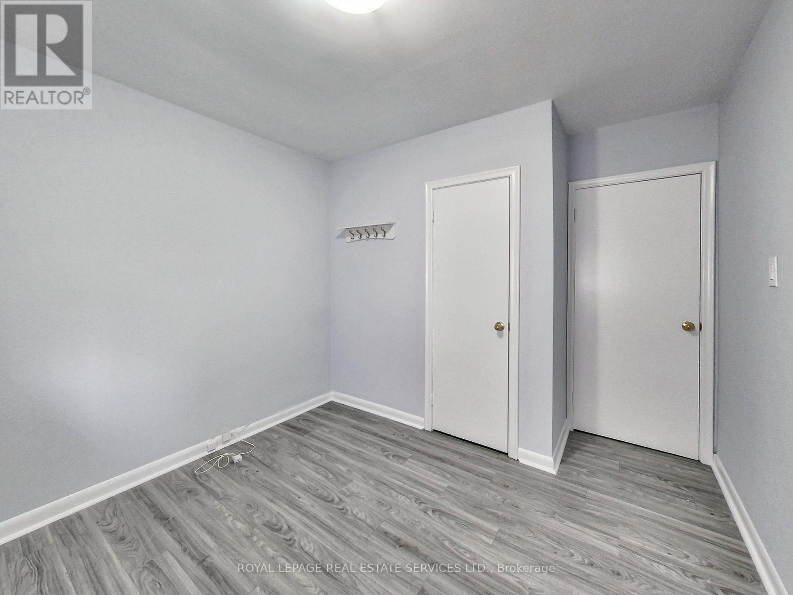 












606 BYNGMOUNT AVENUE

,
Mississauga,




Ontario
L5G1R1

