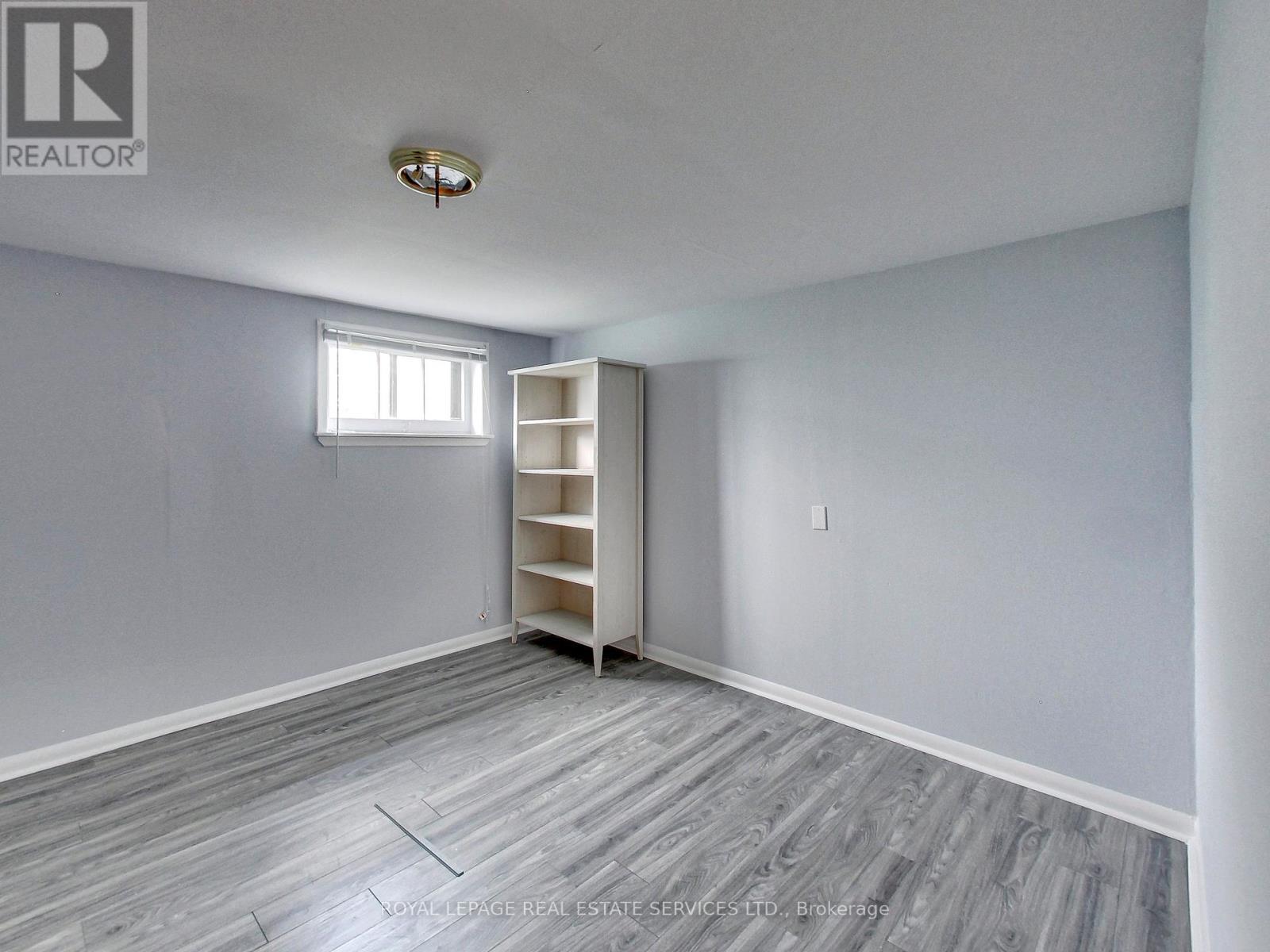 












606 BYNGMOUNT AVENUE

,
Mississauga,




Ontario
L5G1R1

