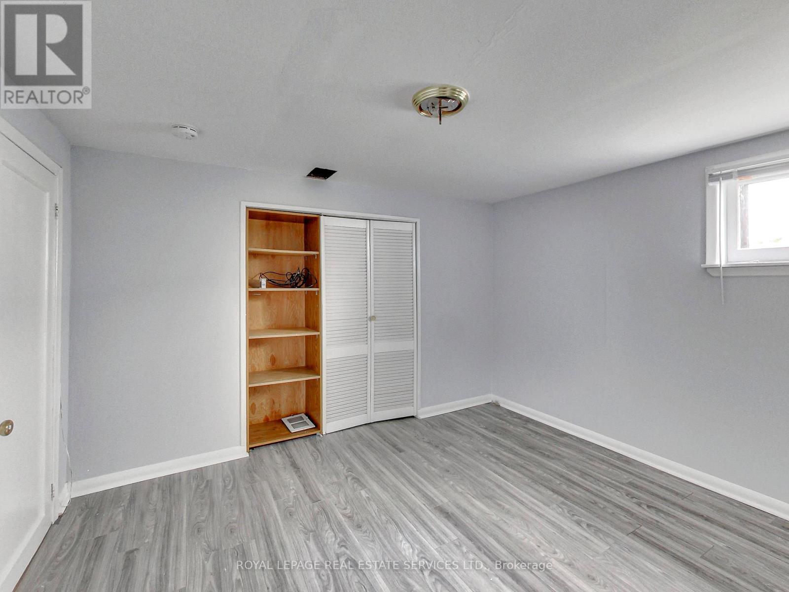 












606 BYNGMOUNT AVENUE

,
Mississauga,




Ontario
L5G1R1

