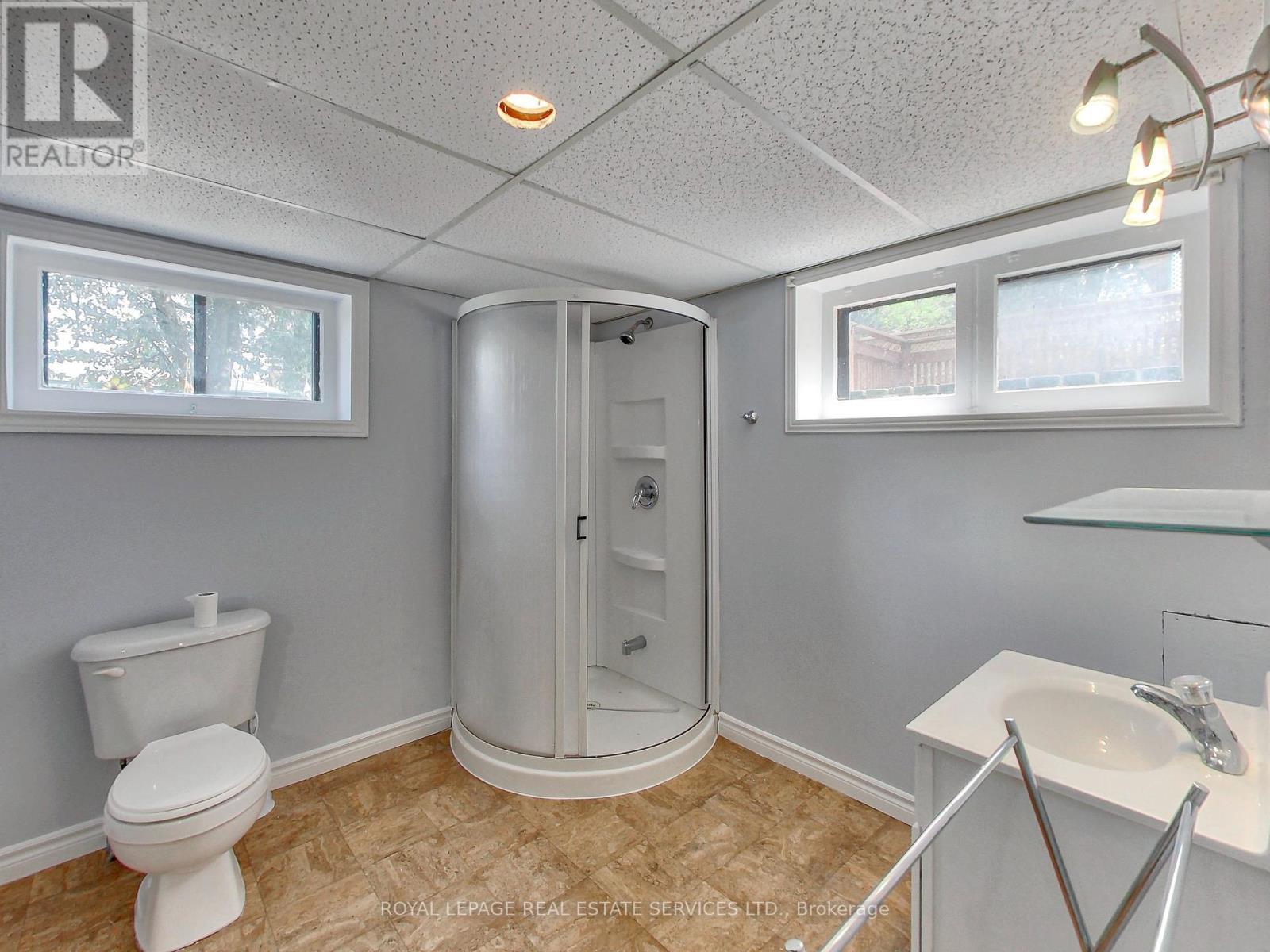 












606 BYNGMOUNT AVENUE

,
Mississauga,




Ontario
L5G1R1

