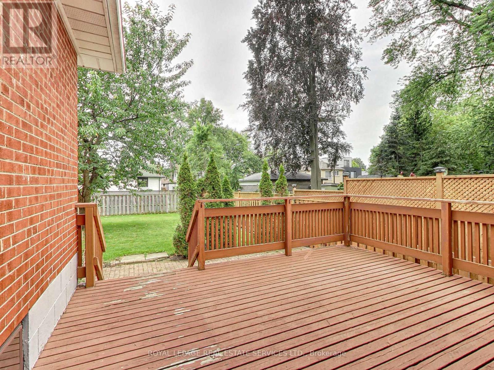












606 BYNGMOUNT AVENUE

,
Mississauga,




Ontario
L5G1R1

