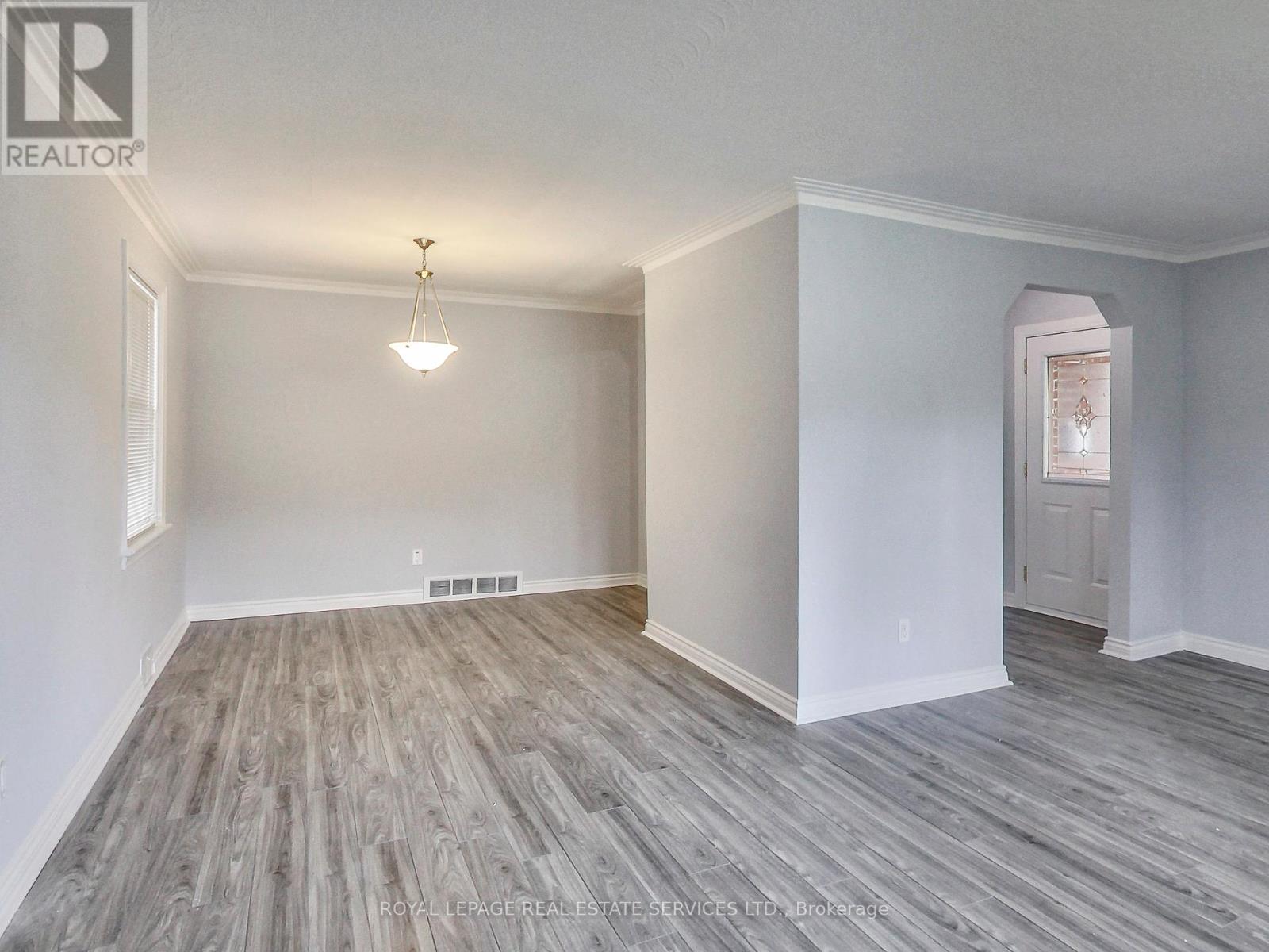 












606 BYNGMOUNT AVENUE

,
Mississauga,




Ontario
L5G1R1


