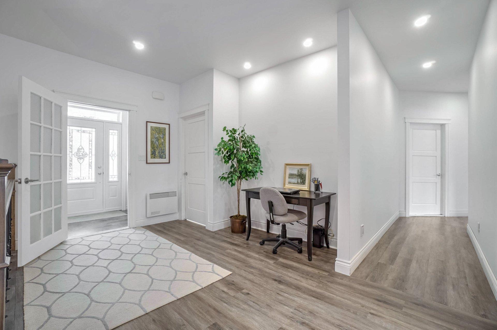 









111


Rue du Joli-Bois

,
Sainte-Marguerite-du-Lac-Masson,




QC
J0T1L0

