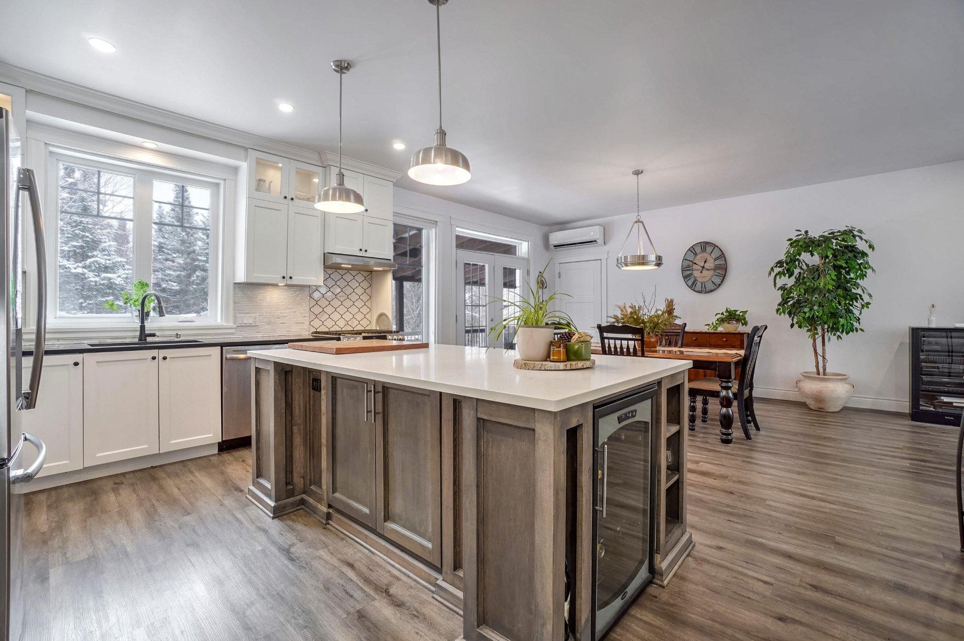 









111


Rue du Joli-Bois

,
Sainte-Marguerite-du-Lac-Masson,




QC
J0T1L0

