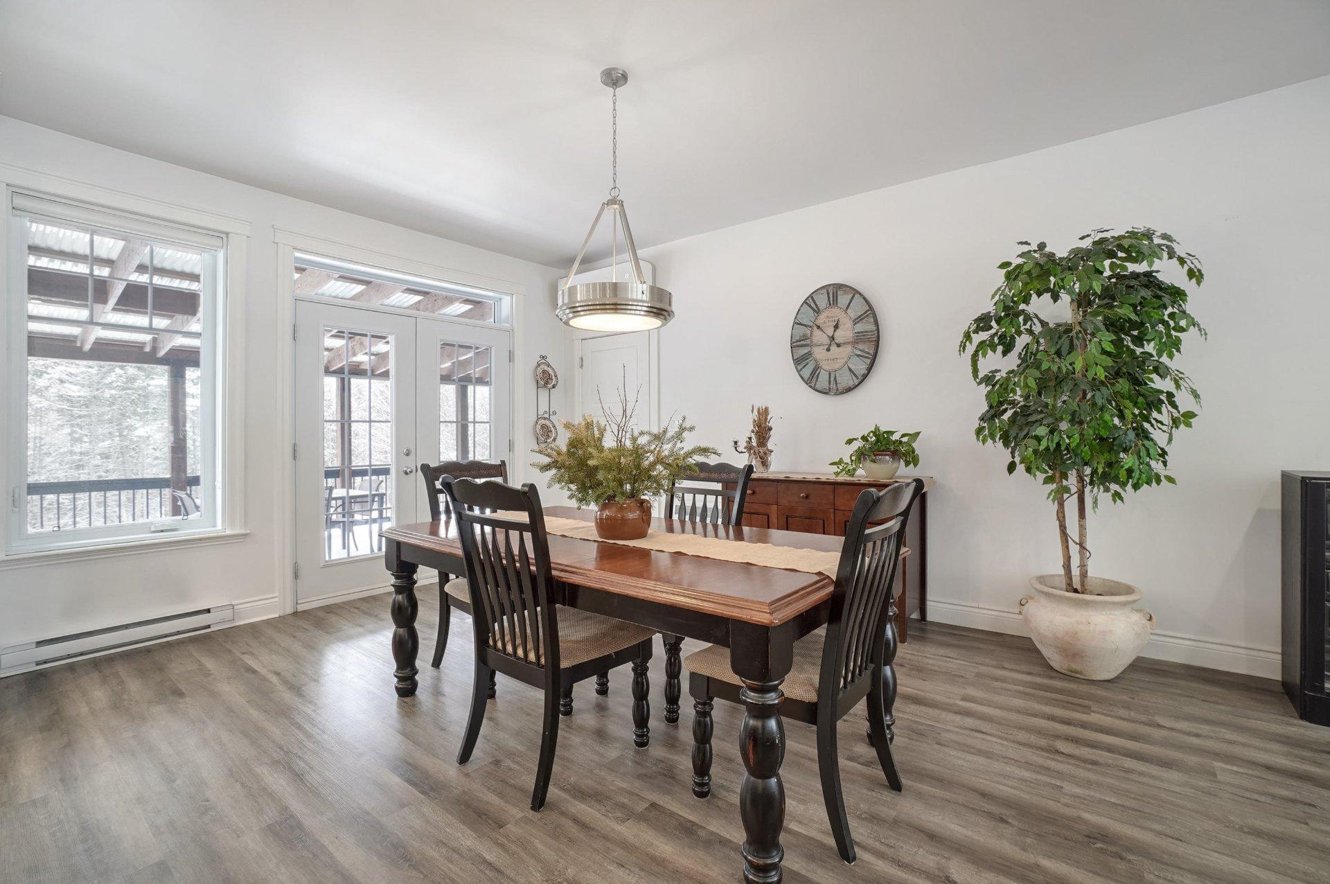 









111


Rue du Joli-Bois

,
Sainte-Marguerite-du-Lac-Masson,




QC
J0T1L0

