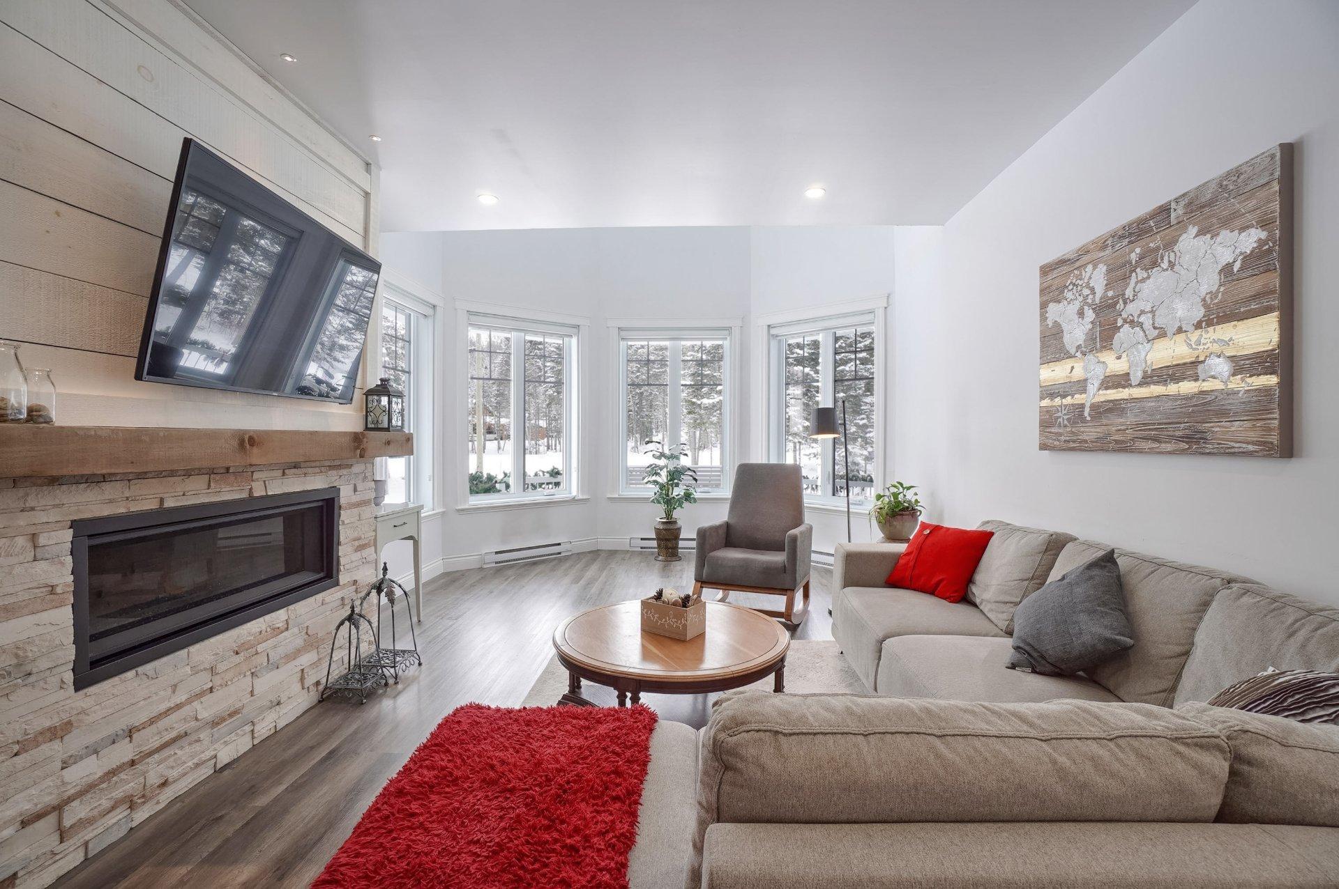 









111


Rue du Joli-Bois

,
Sainte-Marguerite-du-Lac-Masson,




QC
J0T1L0

