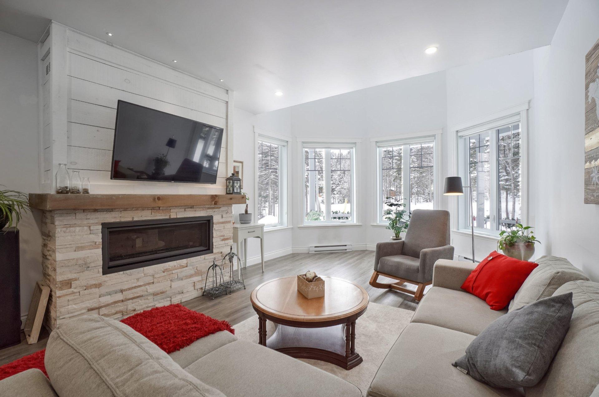 









111


Rue du Joli-Bois

,
Sainte-Marguerite-du-Lac-Masson,




QC
J0T1L0

