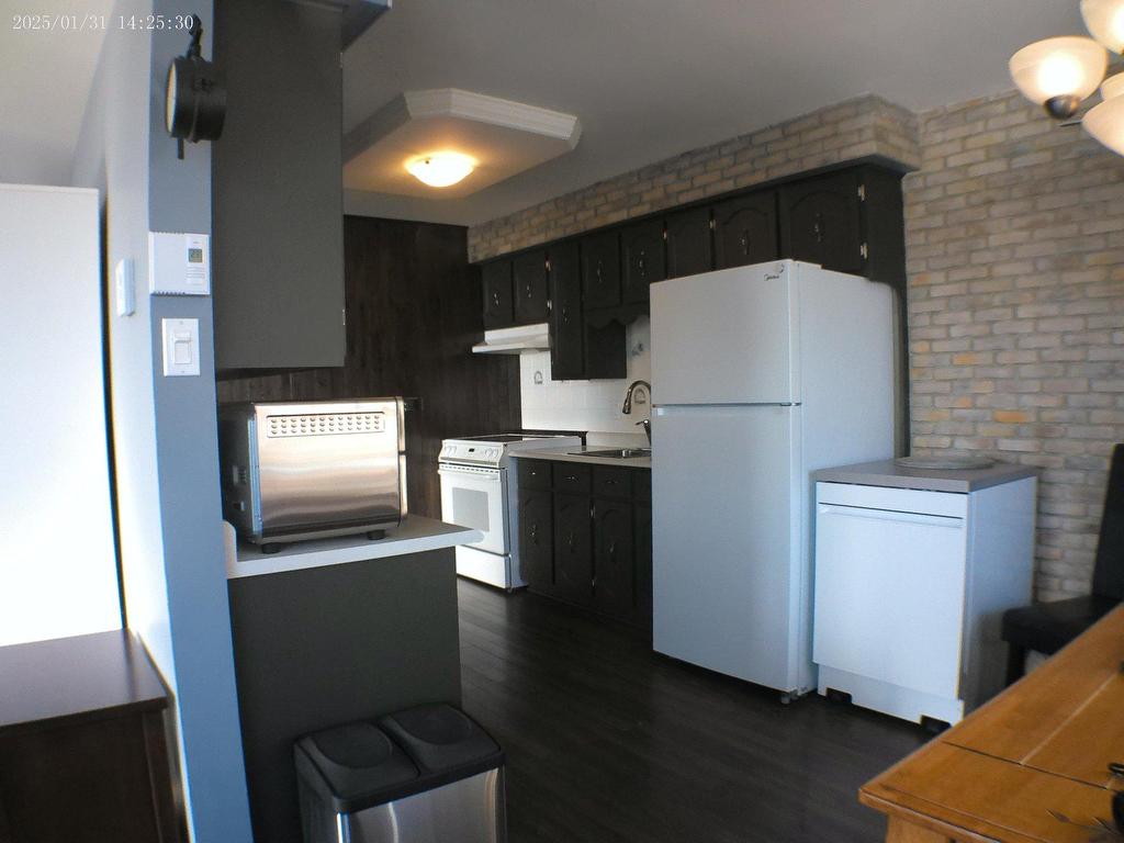 









16


Rue Tortellier

,
Sept-Îles,




QC
G4R4T2

