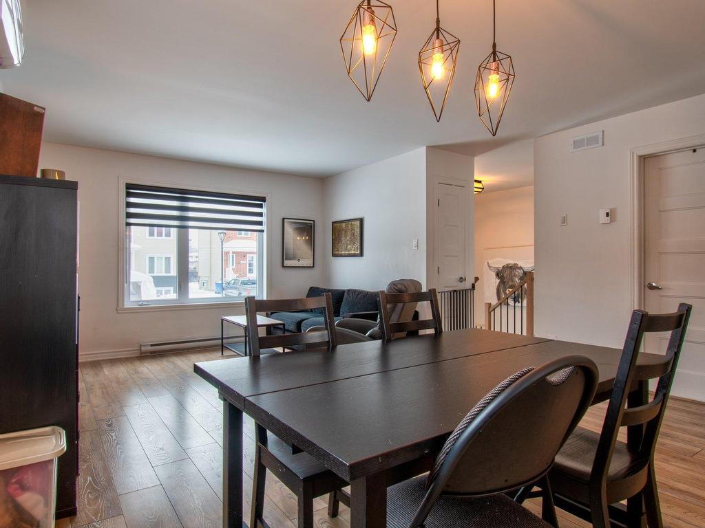 









826


Rue Papineau

,
Saint-Roch-de-Richelieu,




QC
J0L2M0

