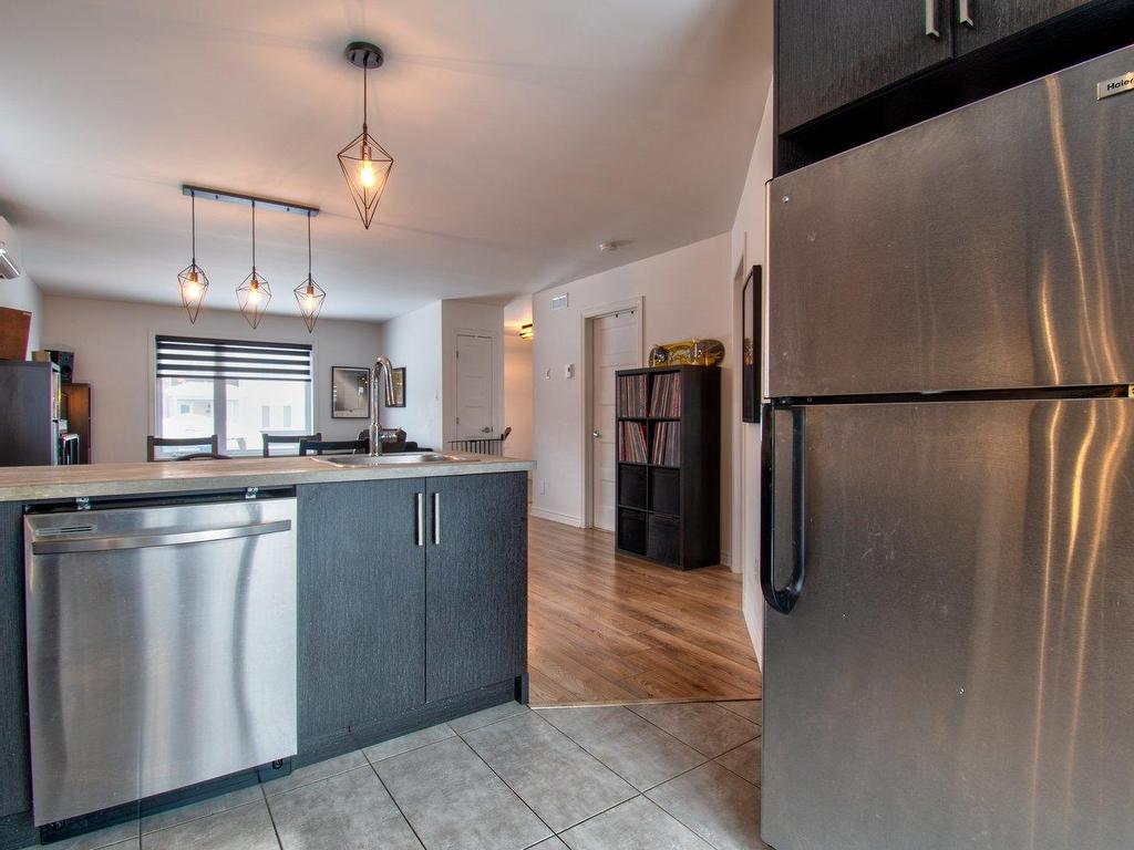 









826


Rue Papineau

,
Saint-Roch-de-Richelieu,




QC
J0L2M0

