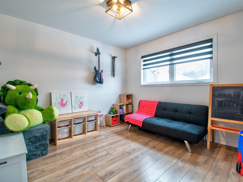 









826


Rue Papineau

,
Saint-Roch-de-Richelieu,




QC
J0L2M0

