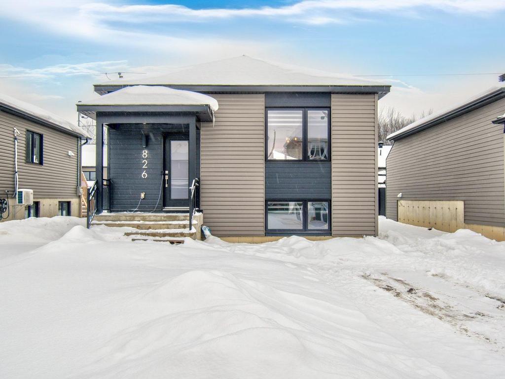 









826


Rue Papineau

,
Saint-Roch-de-Richelieu,




QC
J0L2M0

