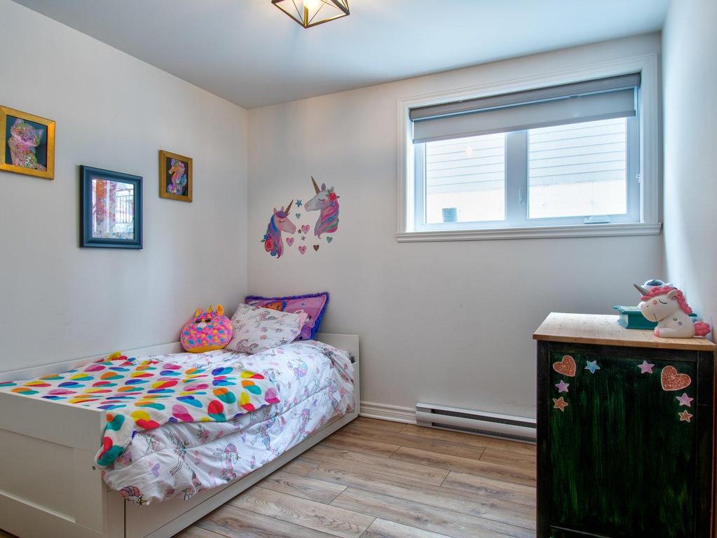 









826


Rue Papineau

,
Saint-Roch-de-Richelieu,




QC
J0L2M0

