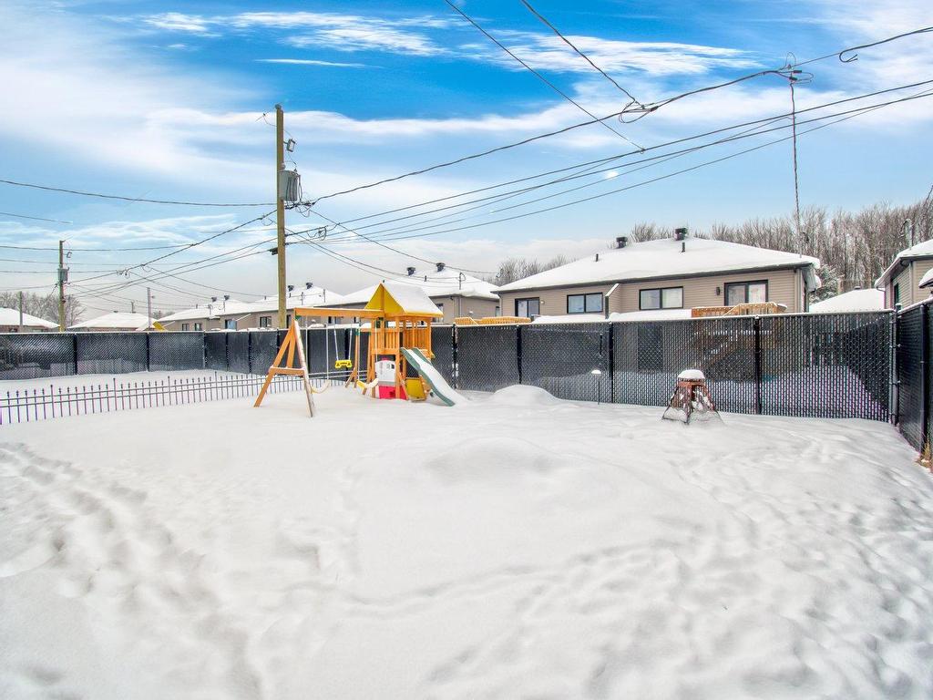 









826


Rue Papineau

,
Saint-Roch-de-Richelieu,




QC
J0L2M0

