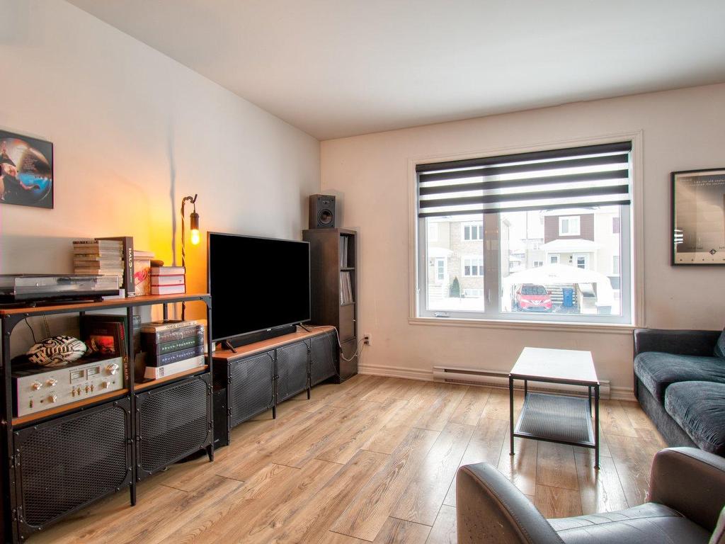 









826


Rue Papineau

,
Saint-Roch-de-Richelieu,




QC
J0L2M0

