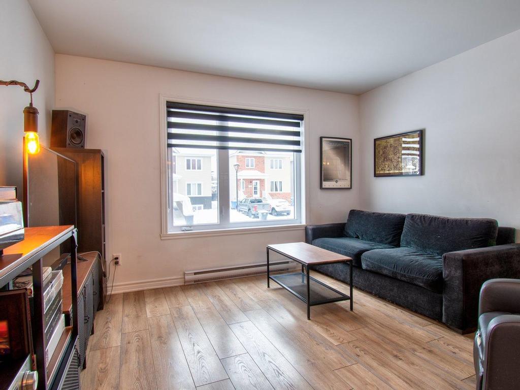 









826


Rue Papineau

,
Saint-Roch-de-Richelieu,




QC
J0L2M0

