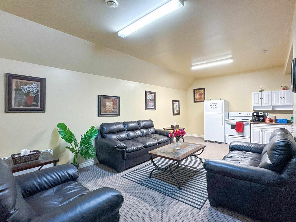 












1 2 Elena Court

,
Charlottetown,




PE
C1C 0B2

