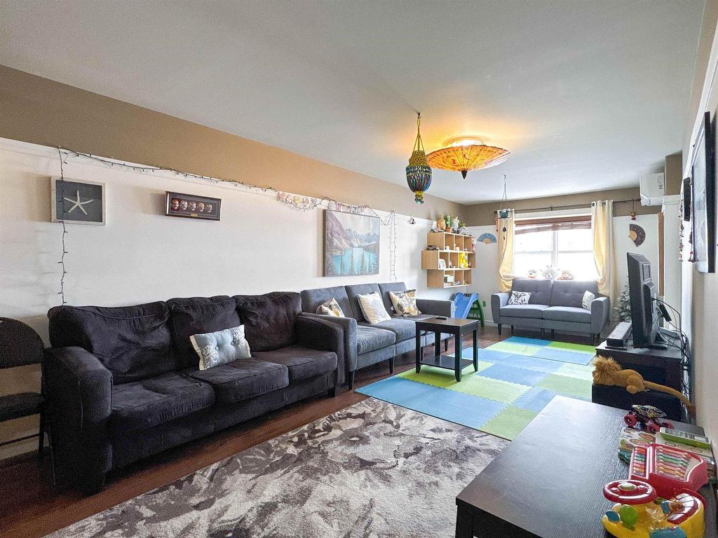 












1 2 Elena Court

,
Charlottetown,




PE
C1C 0B2

