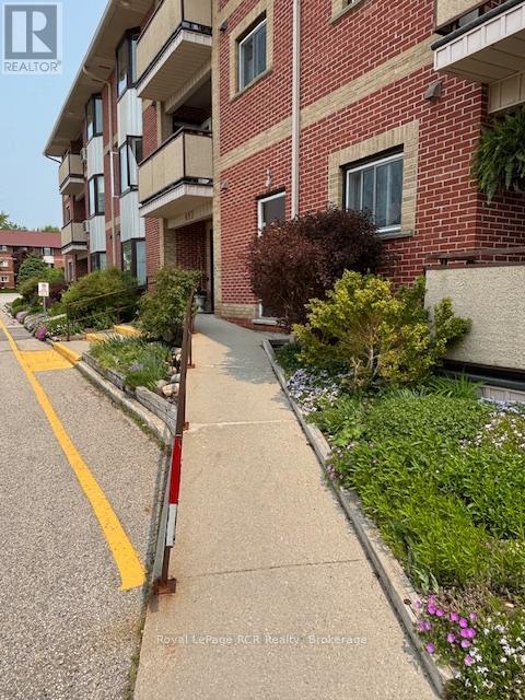 












108 - 497 BIRMINGHAM ST. EAST STREET E

,
Wellington North (Mount Forest),




Ontario
N0G2L1

