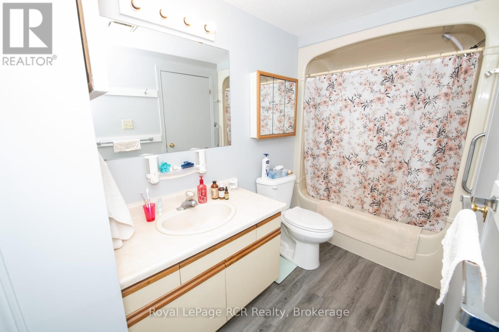 












108 - 497 BIRMINGHAM ST. EAST STREET E

,
Wellington North (Mount Forest),




Ontario
N0G2L1

