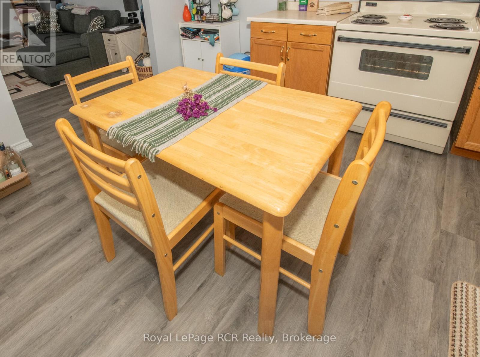 












108 - 497 BIRMINGHAM ST. EAST STREET E

,
Wellington North (Mount Forest),




Ontario
N0G2L1

