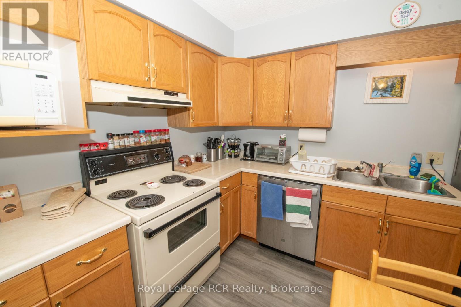 












108 - 497 BIRMINGHAM ST. EAST STREET E

,
Wellington North (Mount Forest),




Ontario
N0G2L1

