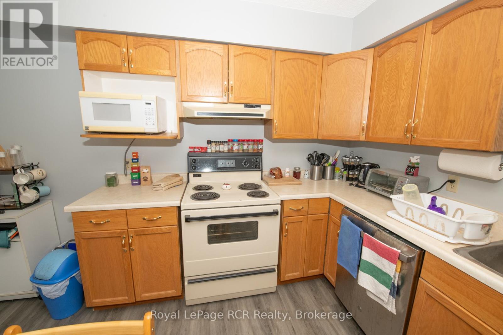 












108 - 497 BIRMINGHAM ST. EAST STREET E

,
Wellington North (Mount Forest),




Ontario
N0G2L1

