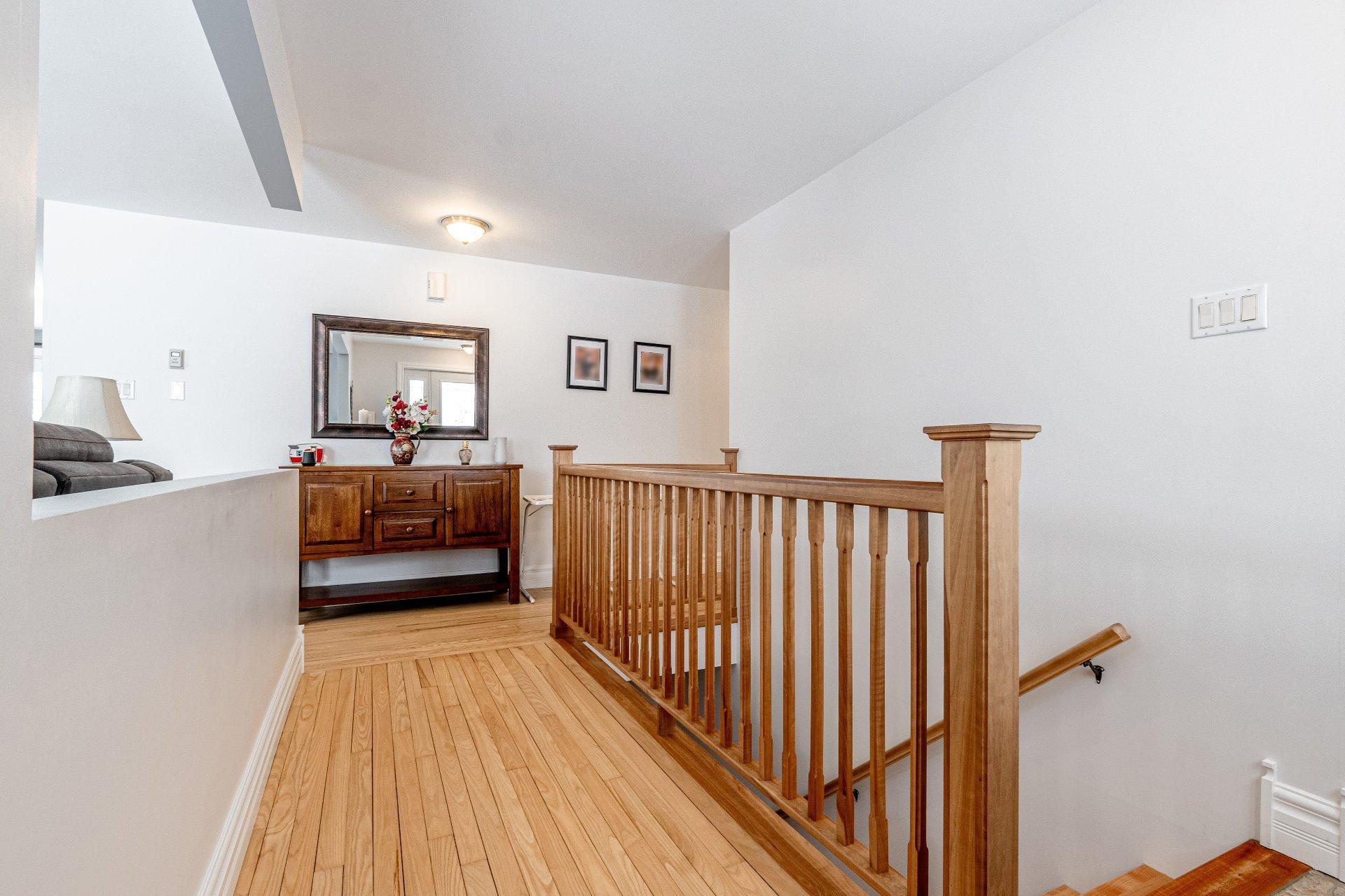 









1906


Ch. Gendron

,
Stanstead - Canton,




QC
J1X3W4

