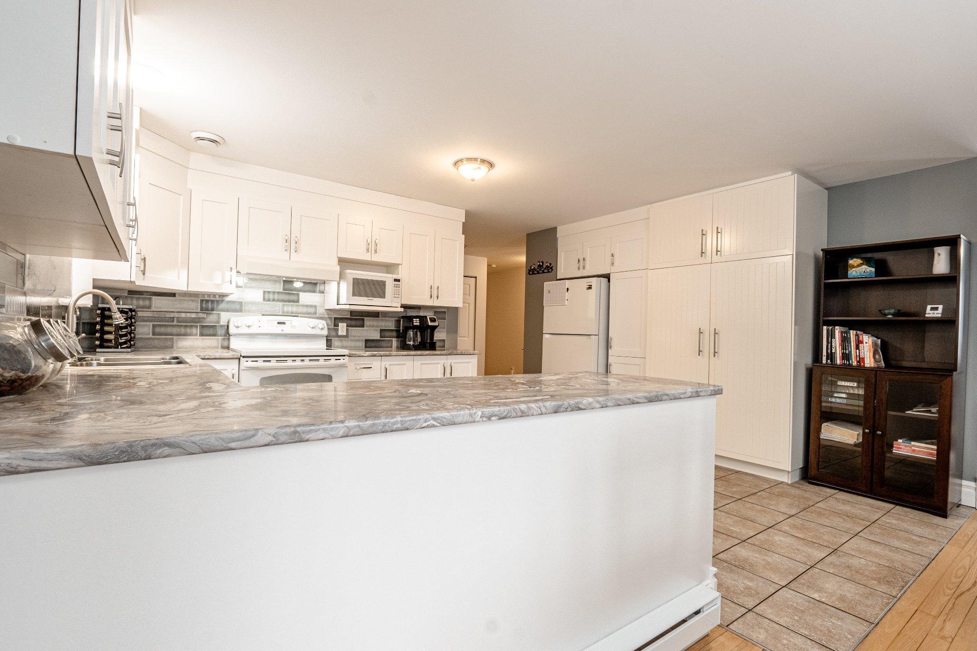 









1906


Ch. Gendron

,
Stanstead - Canton,




QC
J1X3W4

