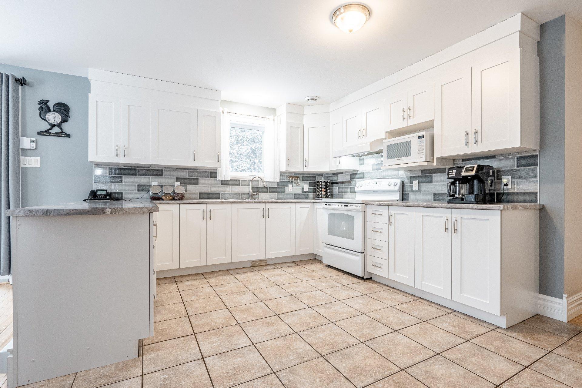









1906


Ch. Gendron

,
Stanstead - Canton,




QC
J1X3W4

