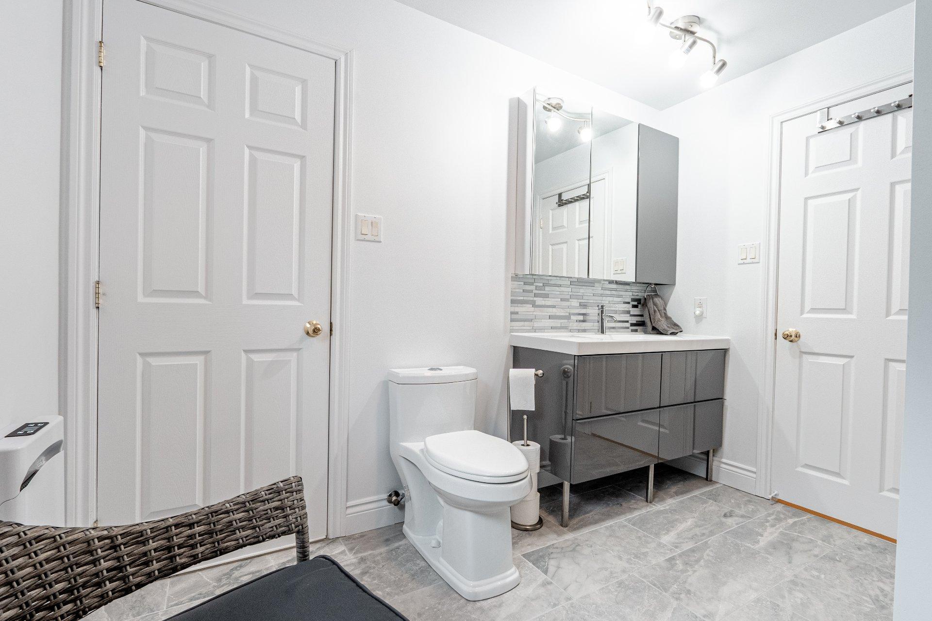 









1906


Ch. Gendron

,
Stanstead - Canton,




QC
J1X3W4


