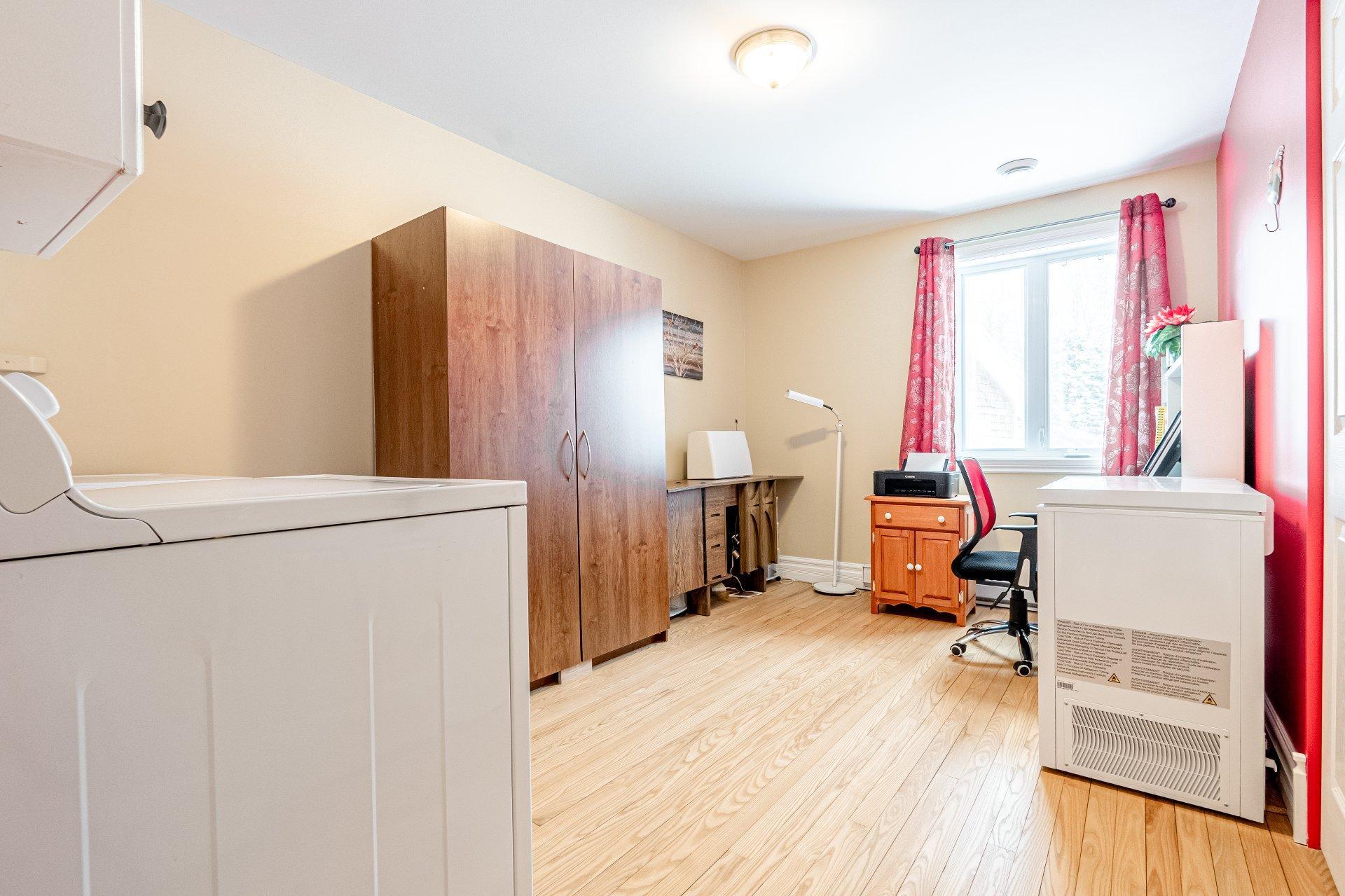 









1906


Ch. Gendron

,
Stanstead - Canton,




QC
J1X3W4

