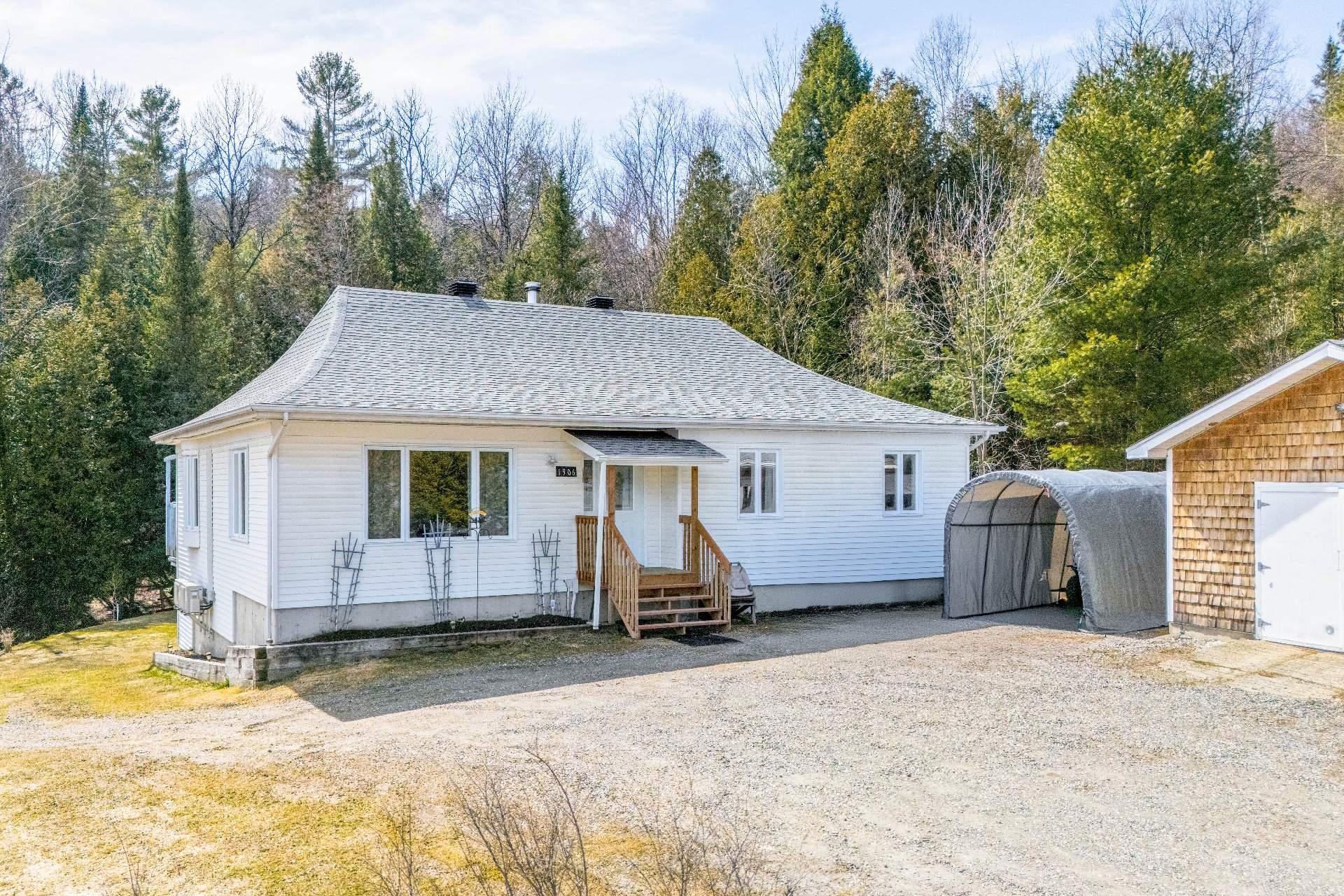 









1906


Ch. Gendron

,
Stanstead - Canton,




QC
J1X3W4

