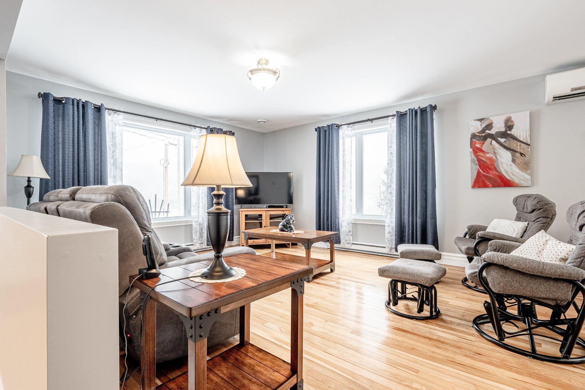 









1906


Ch. Gendron

,
Stanstead - Canton,




QC
J1X3W4

