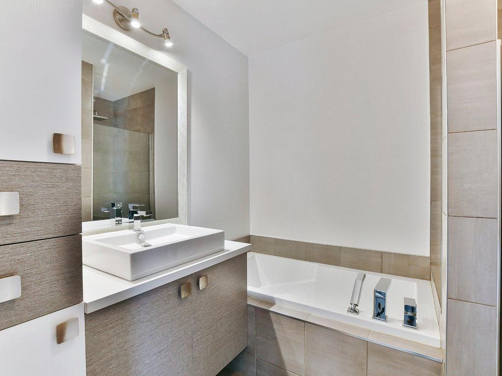 









922


Rg de l'Achigan N.

,
L'Épiphanie,




QC
J5X3L4


