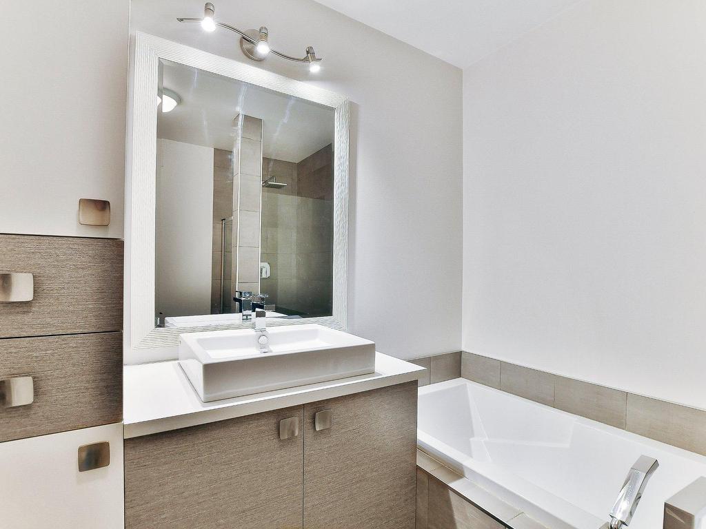 









922


Rg de l'Achigan N.

,
L'Épiphanie,




QC
J5X3L4

