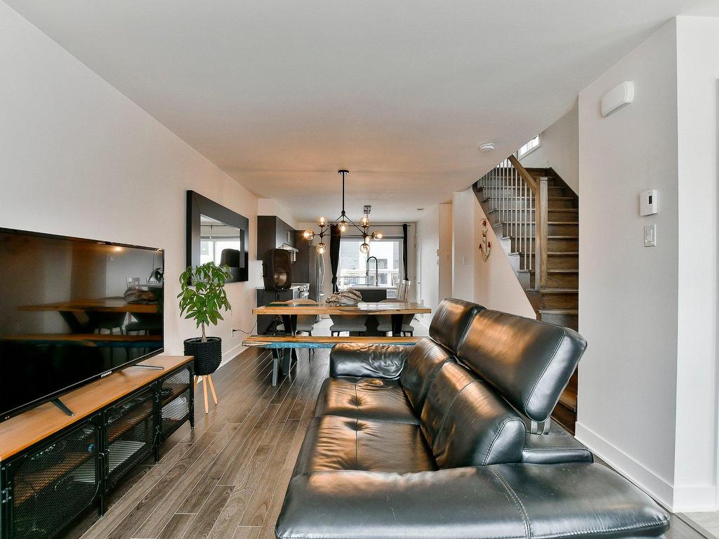 









922


Rg de l'Achigan N.

,
L'Épiphanie,




QC
J5X3L4

