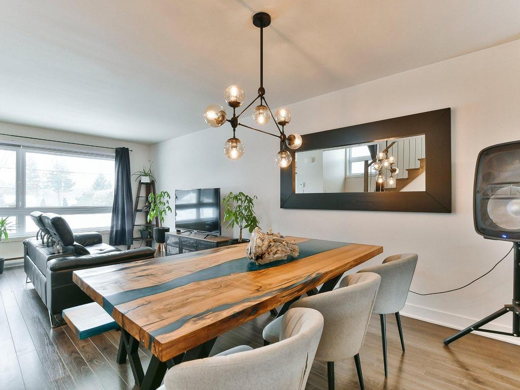 









922


Rg de l'Achigan N.

,
L'Épiphanie,




QC
J5X3L4

