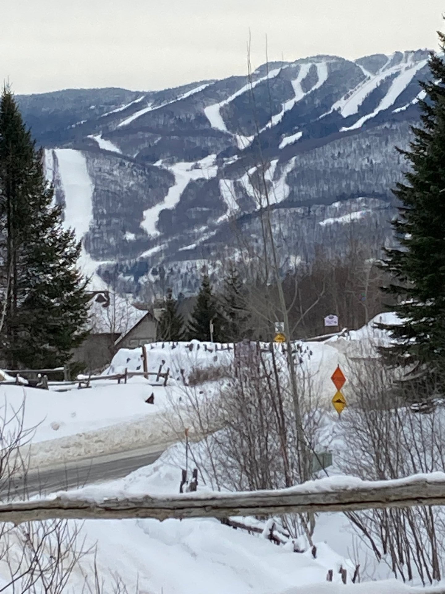 









185


Rue du Mont-Plaisant

, 6,
Mont-Tremblant,




QC
J8E1L2

