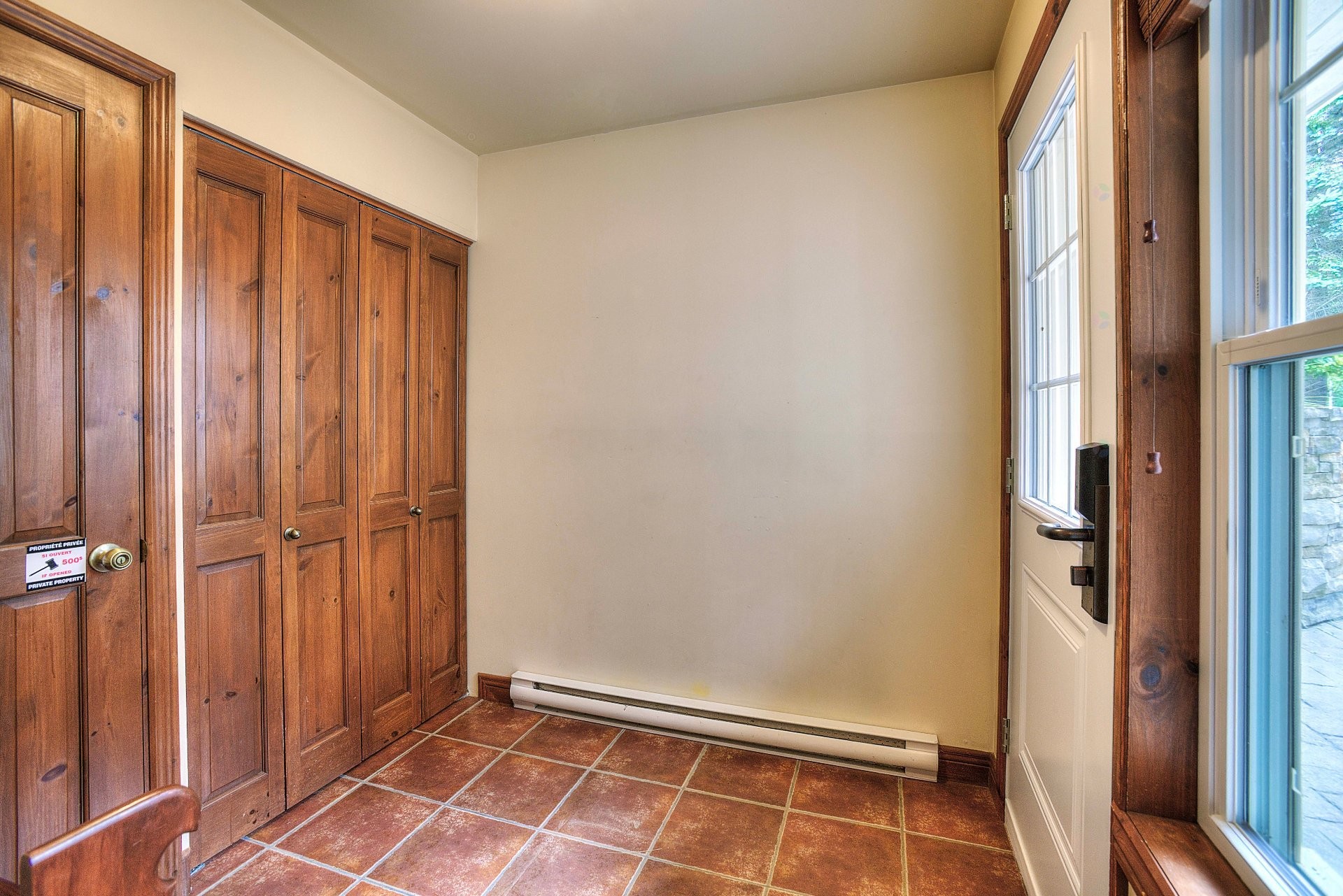 









185


Rue du Mont-Plaisant

, 6,
Mont-Tremblant,




QC
J8E1L2

