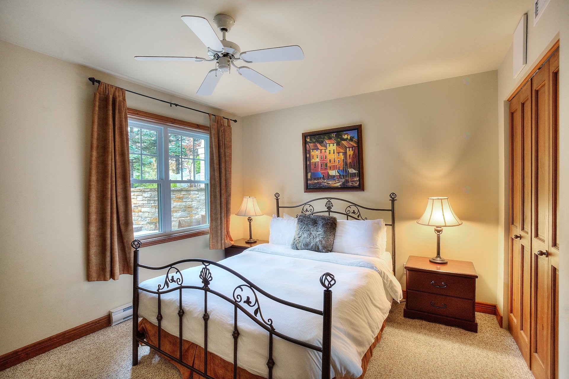 









185


Rue du Mont-Plaisant

, 6,
Mont-Tremblant,




QC
J8E1L2

