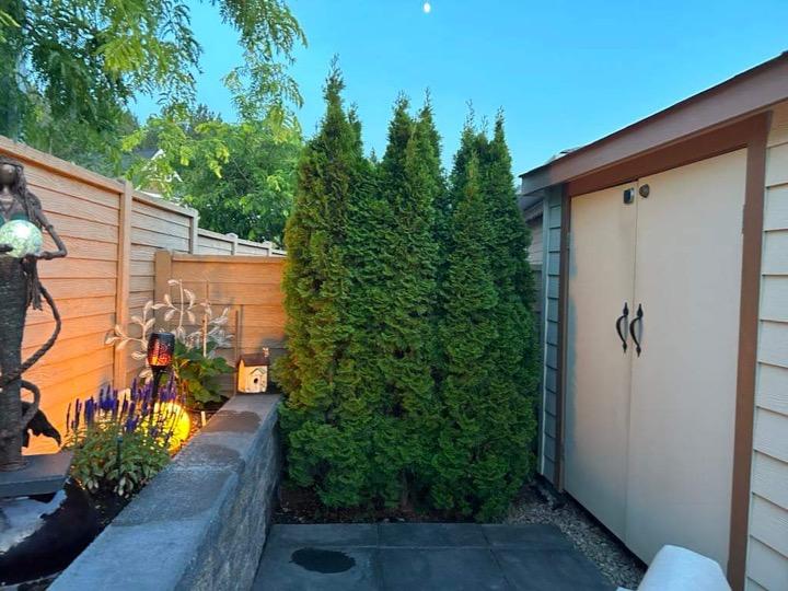 









170


Stocks

Crescent, 148,
Penticton,




BC
V2A 9C6

