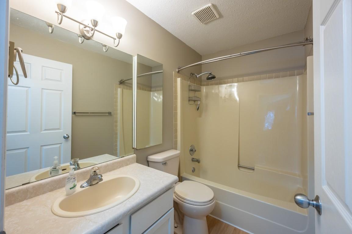 









601


Wade

Avenue, 101,
Penticton,




BC
V2A 1V6

